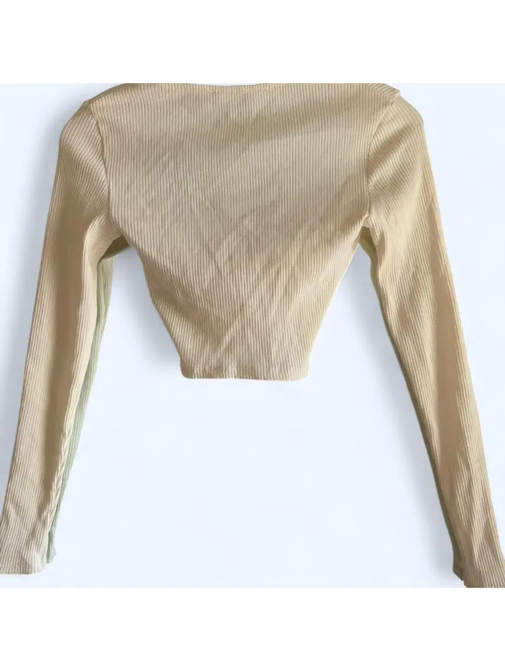 Zara NWT Cream long sleeve crop top with a twist in the front